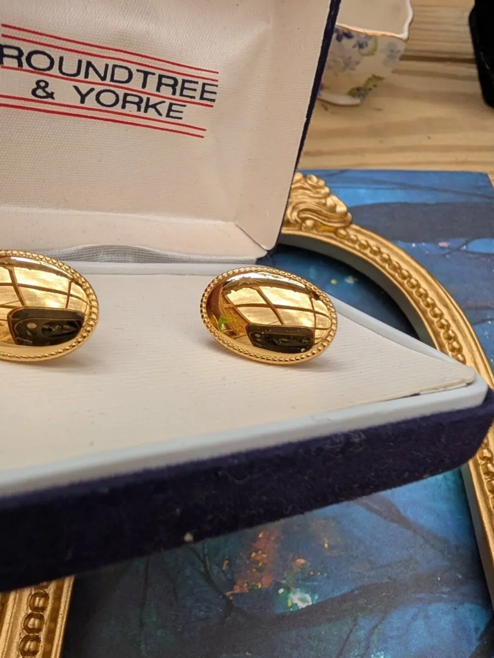 Roundtree & Yorke deadstock vintage gold tone circle cuff links